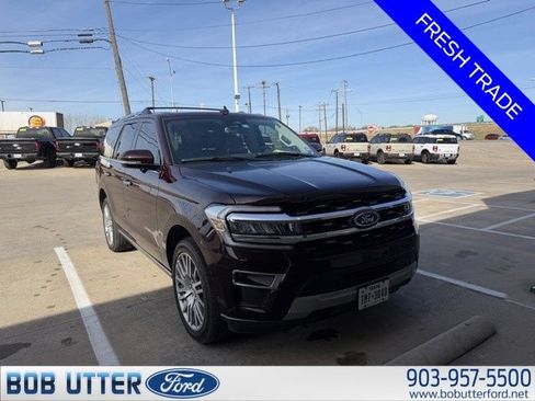 Used 2023 Ford Expedition Limited AWD/4WD image 2