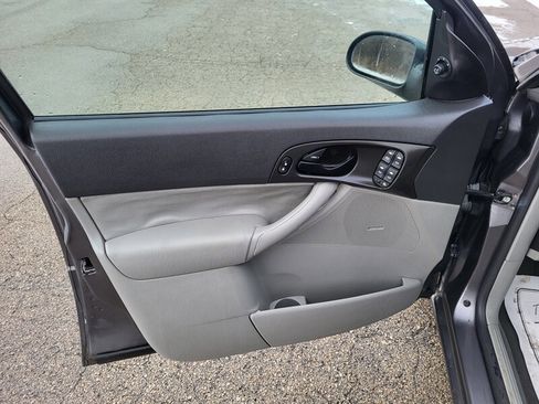 Used 2007 Ford Focus SE image 24