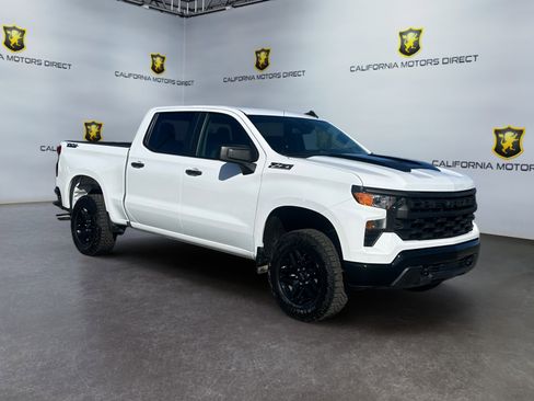 Used 2025 Chevrolet Silverado 1500 Custom Trail Boss w/ Dark Appearance Package image 7