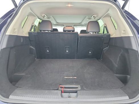 Used 2024 Nissan Rogue SV w/ SV Premium Package image 48