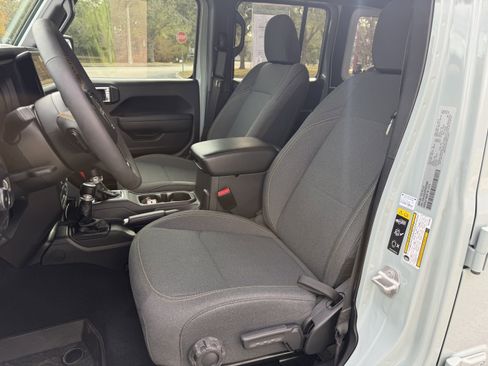 Used 2024 Jeep Wrangler Sport S image 23