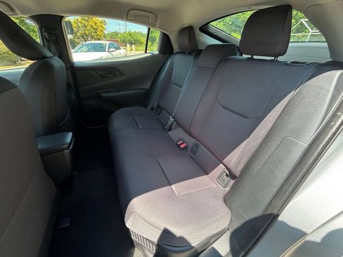Used 2025 Toyota Prius LE FWD image 33