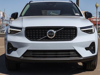 New 2026 Volvo XC40 B5 Plus w/ Climate Package