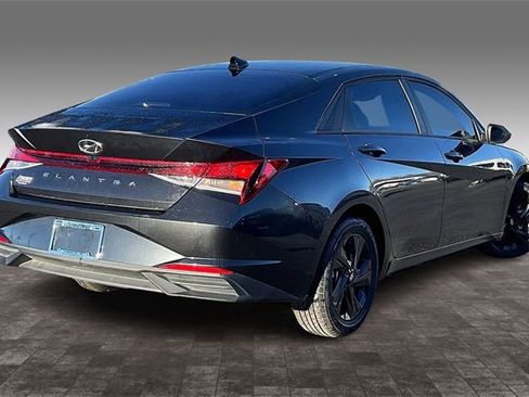 Used 2021 Hyundai Elantra SEL w/ Convenience Package image 2