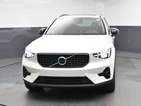 New 2026 Volvo XC40 B5 Plus w/ Climate Package AWD/4WD image 3