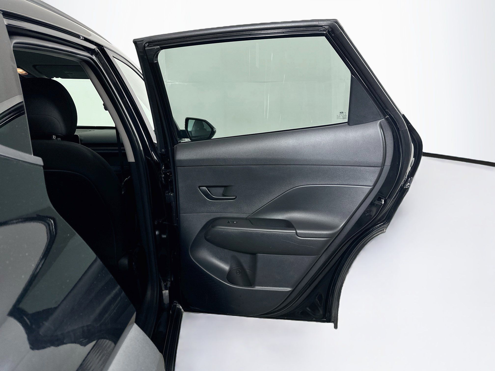 Used 2025 Hyundai Kona SEL FWD image 28