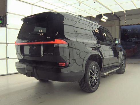 Used 2024 Lexus GX 550 image 2