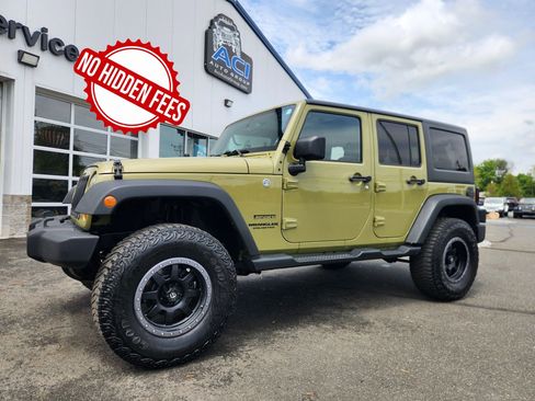 Used 2013 Jeep Wrangler Unlimited Sport AWD/4WD image 2