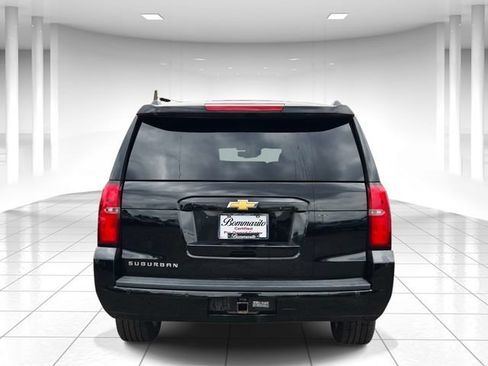 Used 2015 Chevrolet Suburban LT RWD image 4