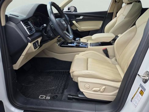 Used 2021 Audi Q5 2.0T Premium Plus w/ Premium Plus Package AWD/4WD image 9