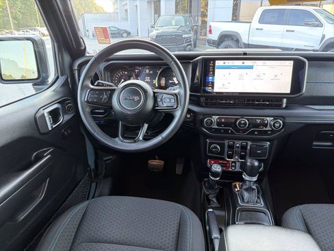 Used 2024 Jeep Wrangler Unlimited Rubicon 4xe AWD/4WD image 21