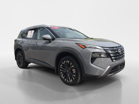 Certified 2025 Nissan Rogue SL w/ Tech Package AWD/4WD image 8
