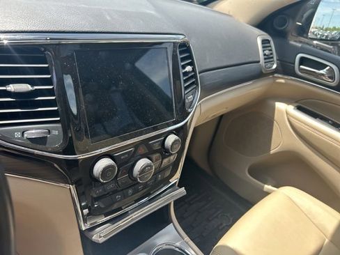 Used 2021 Jeep Grand Cherokee Limited AWD/4WD image 12