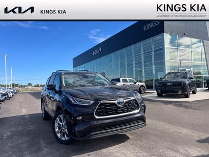 Used 2022 Toyota Highlander Limited