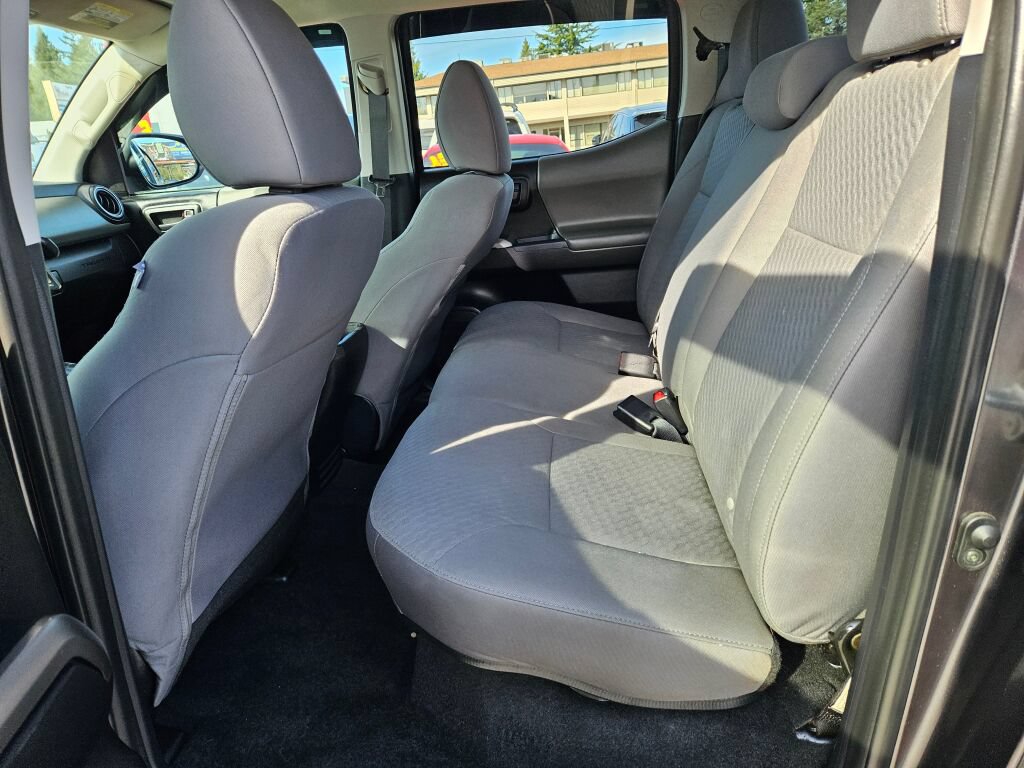Used 2021 Toyota Tacoma SR5 AWD/4WD image 11