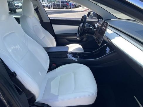 Used 2019 Tesla Model 3 Mid Range RWD image 29