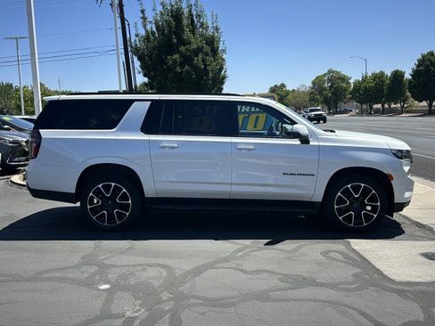 Used 2021 Chevrolet Suburban RST w/ Luxury Package AWD/4WD image 2