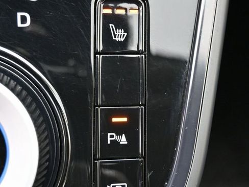 Used 2023 Kia Niro EX image 29