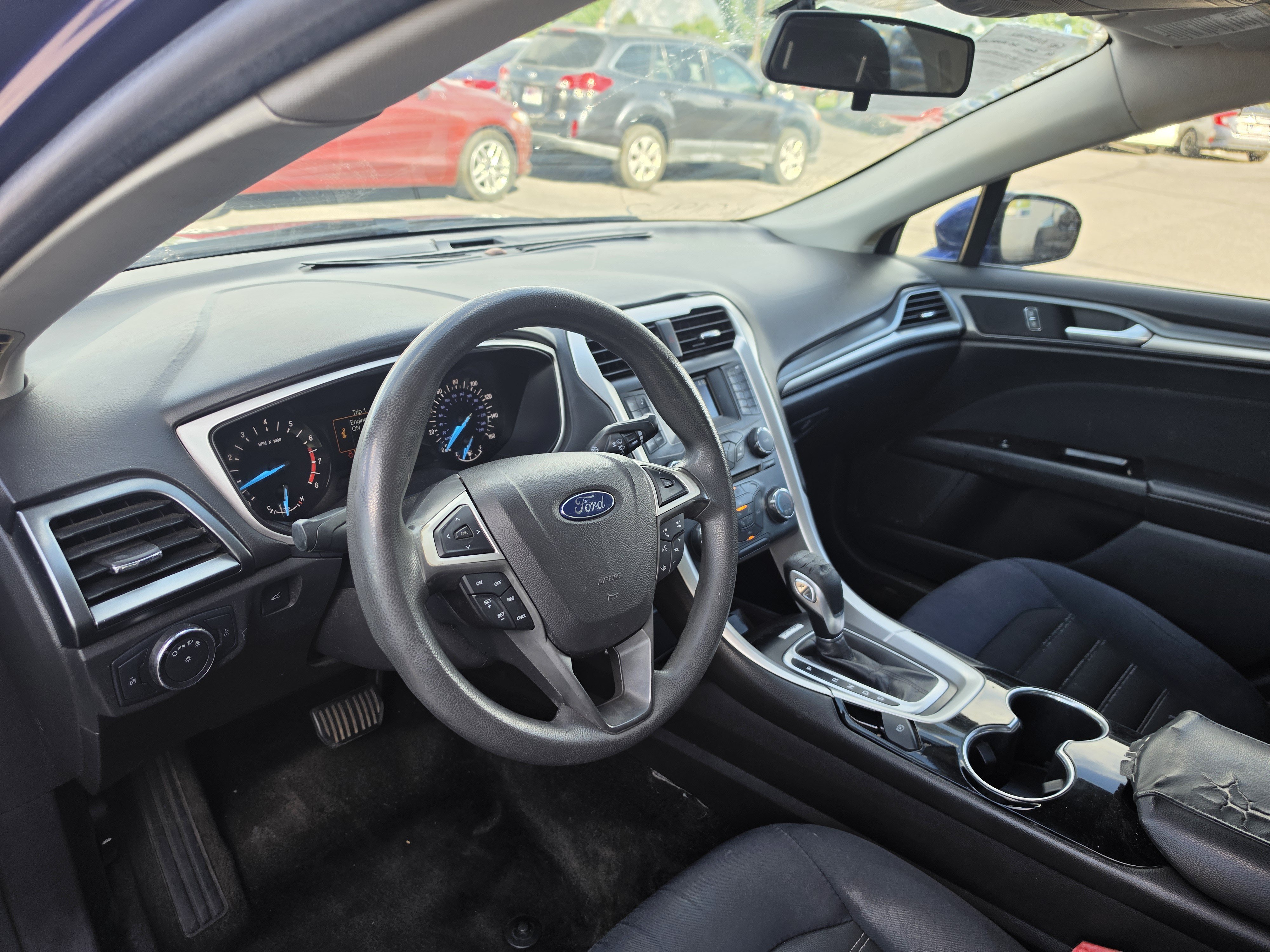Used 2015 Ford Fusion SE FWD image 11