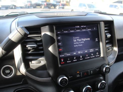 Used 2020 RAM 5500 Tradesman w/ Safety Group image 16