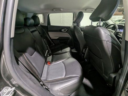 Certified 2022 Jeep Compass Limited image 10