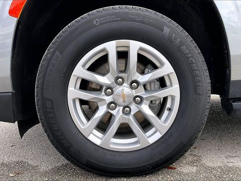 Used 2024 Chevrolet Suburban LT AWD/4WD image 35