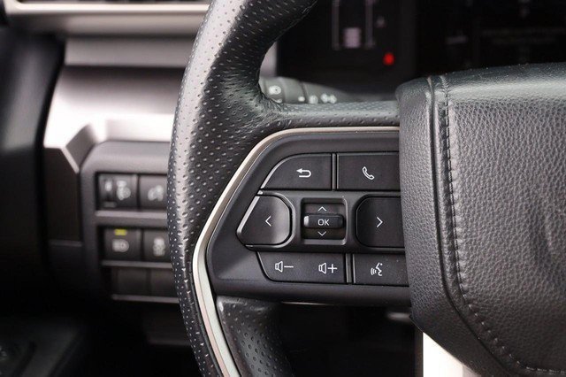 Used 2025 Toyota 4Runner SR5 AWD/4WD image 11