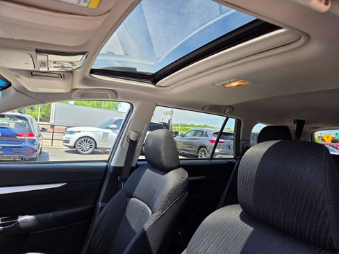 Used 2012 Subaru Outback 2.5i Premium AWD/4WD image 7