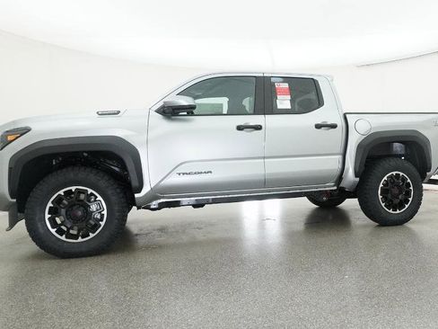 New 2025 Toyota Tacoma TRD Off-Road image 21