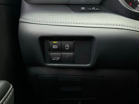 Used 2025 Toyota Highlander LE image 23