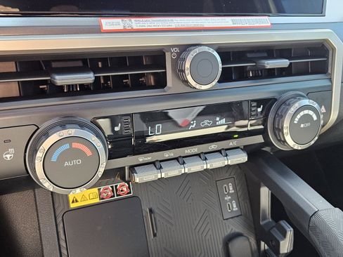 New 2025 Toyota Tacoma TRD Off-Road image 15