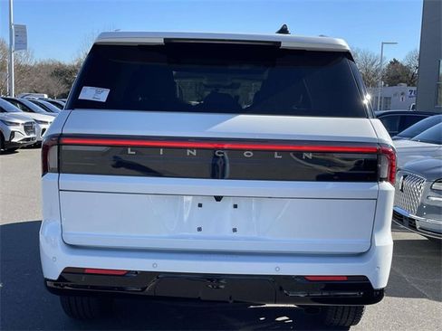 New 2025 Lincoln Navigator Reserve image 31