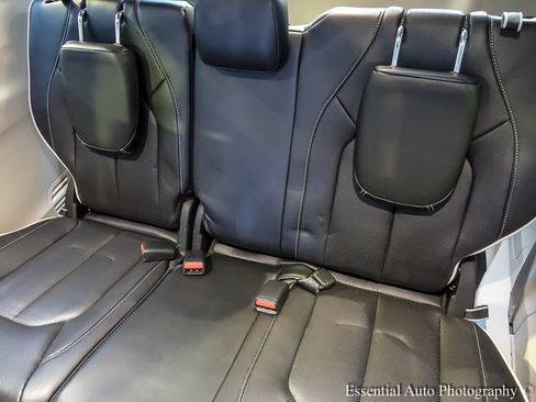 Used 2022 Chrysler Pacifica Limited w/ Uconnect Theater Family Group image 20