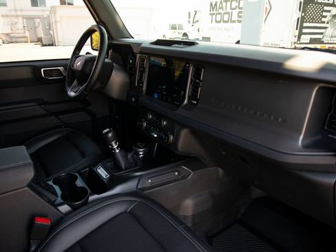 Used 2025 Ford Bronco Big Bend AWD/4WD image 16