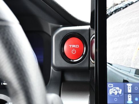 Used 2024 Toyota Tacoma TRD Off-Road w/ TRD Off Road Premium Package image 21