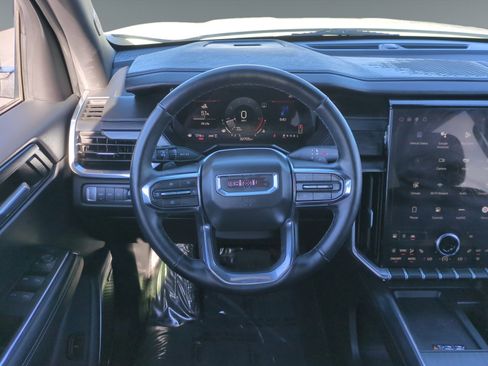 Used 2024 GMC Acadia Elevation image 12