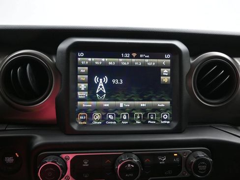 Used 2023 Jeep Gladiator Sport AWD/4WD image 15