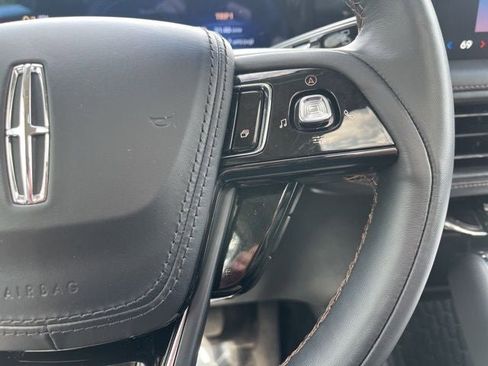 Certified 2025 Lincoln Aviator AWD image 30