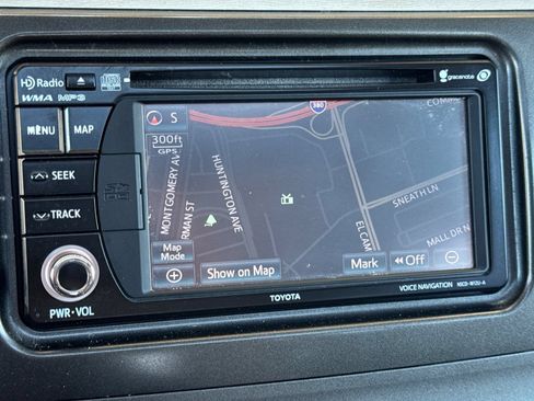 Used 2012 Toyota Sienna XLE FWD image 19