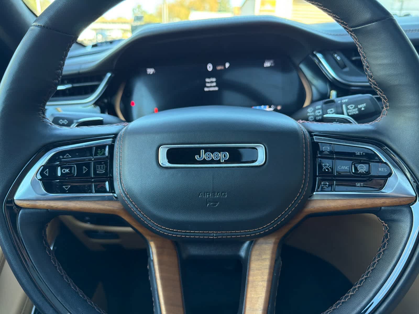 Used 2023 Jeep Grand Cherokee Summit AWD/4WD image 26
