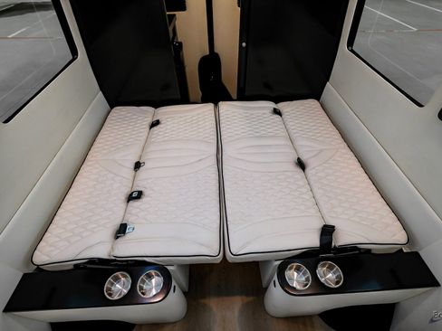 Used 2023 Mercedes-Benz Sprinter 3500 image 77