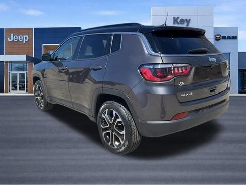 Used 2022 Jeep Compass Limited AWD/4WD image 10