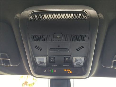 Used 2025 Cadillac XT6 Premium Luxury w/ Technology Package image 26