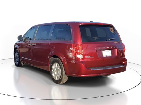 Used 2020 Dodge Grand Caravan SE w/ UConnect Hands-Free Group image 4