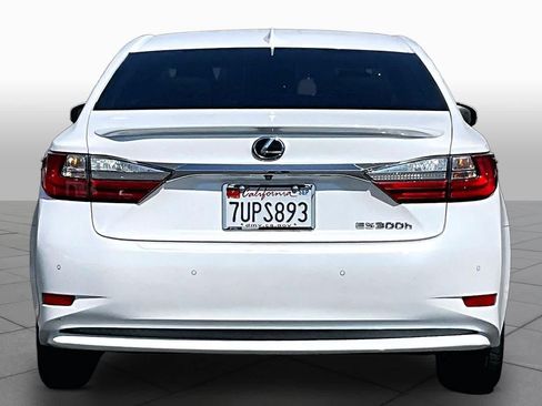 Used 2016 Lexus ES 300h w/ Navigation System Package FWD image 4