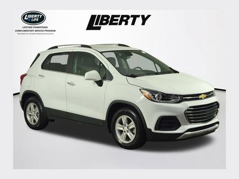Used 2019 Chevrolet Trax LT w/ LT Convenience Package FWD image 1