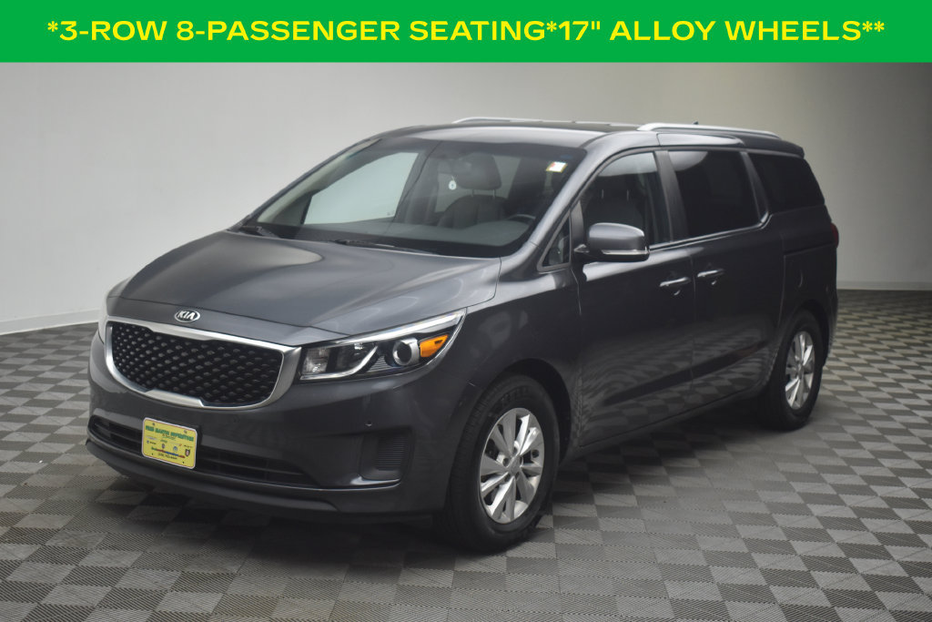 Used 2017 Kia Sedona LX w/ LX Essentials Premium Package FWD image 2