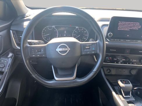 Used 2025 Nissan Rogue SV FWD image 6