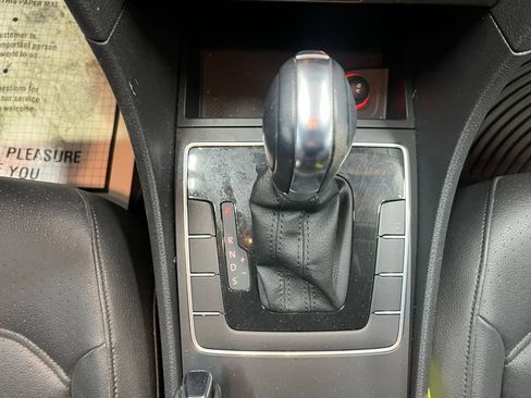 Used 2015 Volkswagen Passat 1.8T Wolfsburg Edition image 14