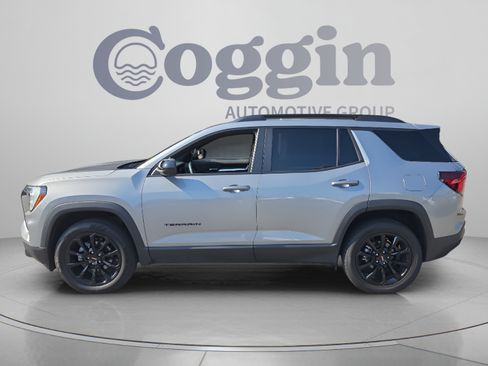 Certified 2026 GMC Terrain Elevation w/ Elevation Premium Package FWD image 2